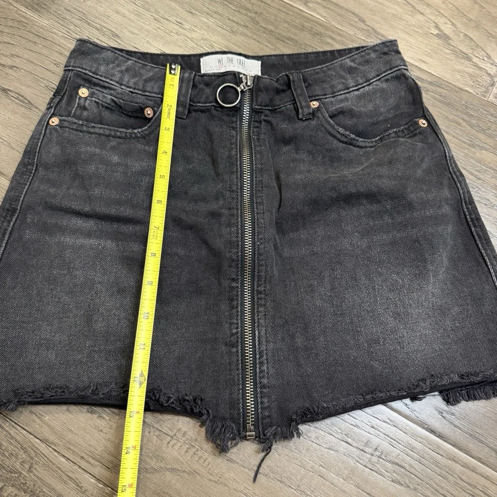 We the Free People Black‎ Denim Skirt Size 25 Womens Denim Zip Front Distressed